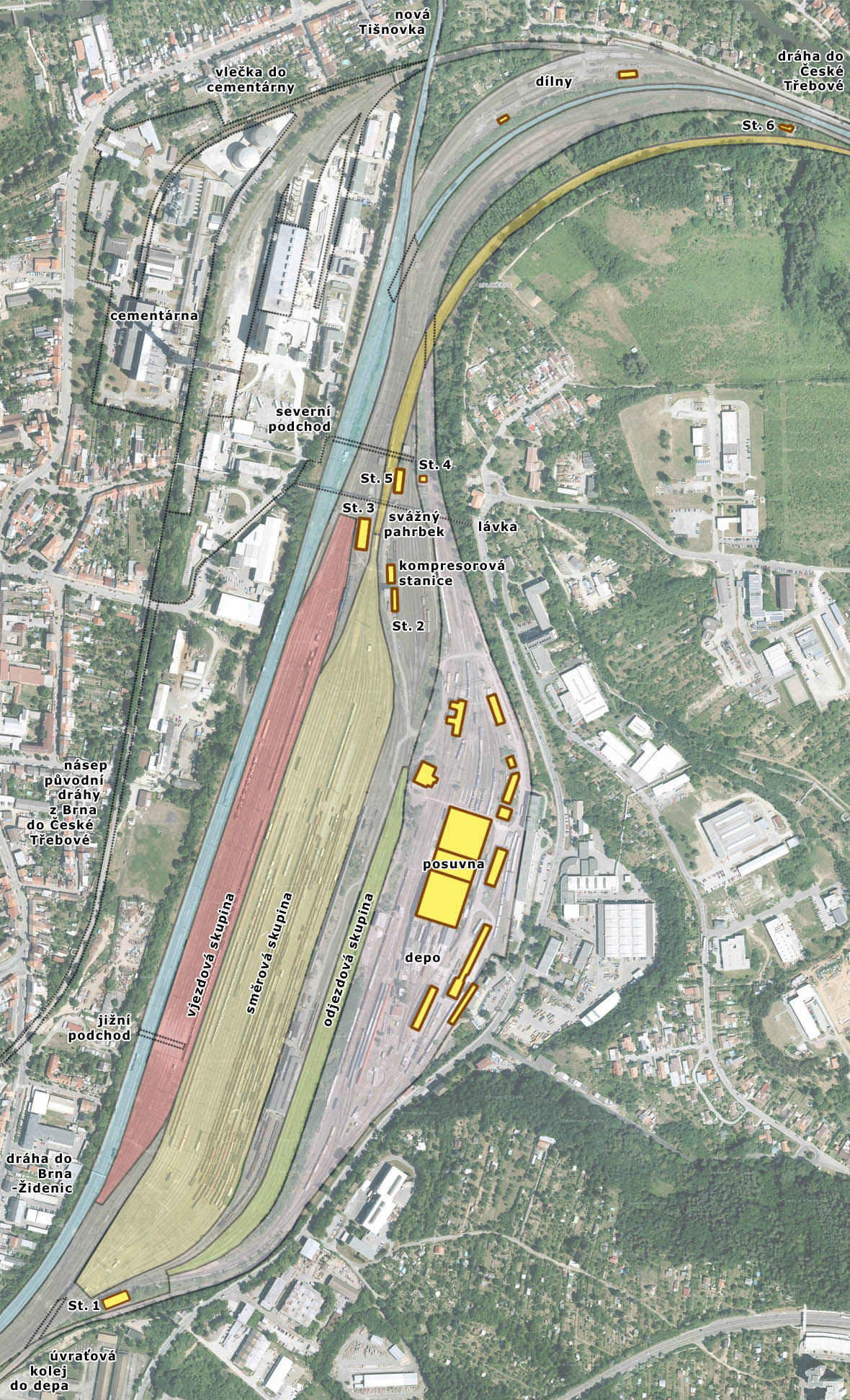 Stanice Brno-Maloměřice se zakreslením průchozích kolejí železničních tratí (modrá), vjezdové skupiny (červená), směrové skupiny (žlutá) a odjezdové skupiny (zelená) seřadiště, výtažných kolejí svážného pahrbku (oranžová), oblasti depa (fialová) a ostatních kolejí (šedá). V plánku je zakresleno 6 stavědel stanice a další význačné budovy.