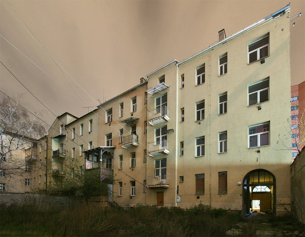 Za nocí jasných, jaké Brno zná, bylo prý nad vodami mlýnského náhonu lze vidět i rusalky. Dnes tu však potkáte přinejlepším bezdomovce.