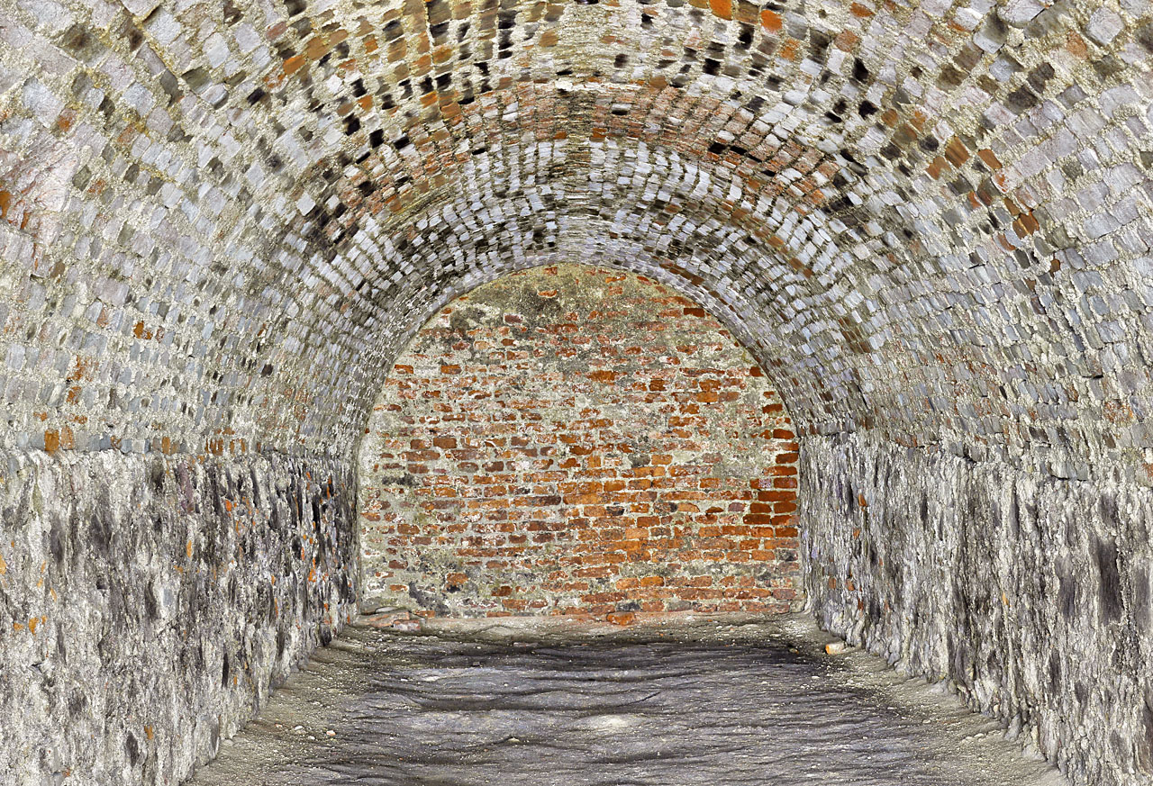 To se možná nikdy nedozvíme. Když jsme totiž v nejlepším, zastihuje nás téměř 50 m od ulice Hlinky nemilosrdná čelba.