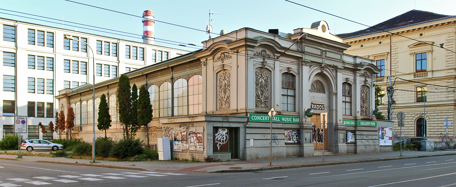 Tržnice alias kino alias Concert hall Radost vpředvečer vrcholícího léta roku 2025.